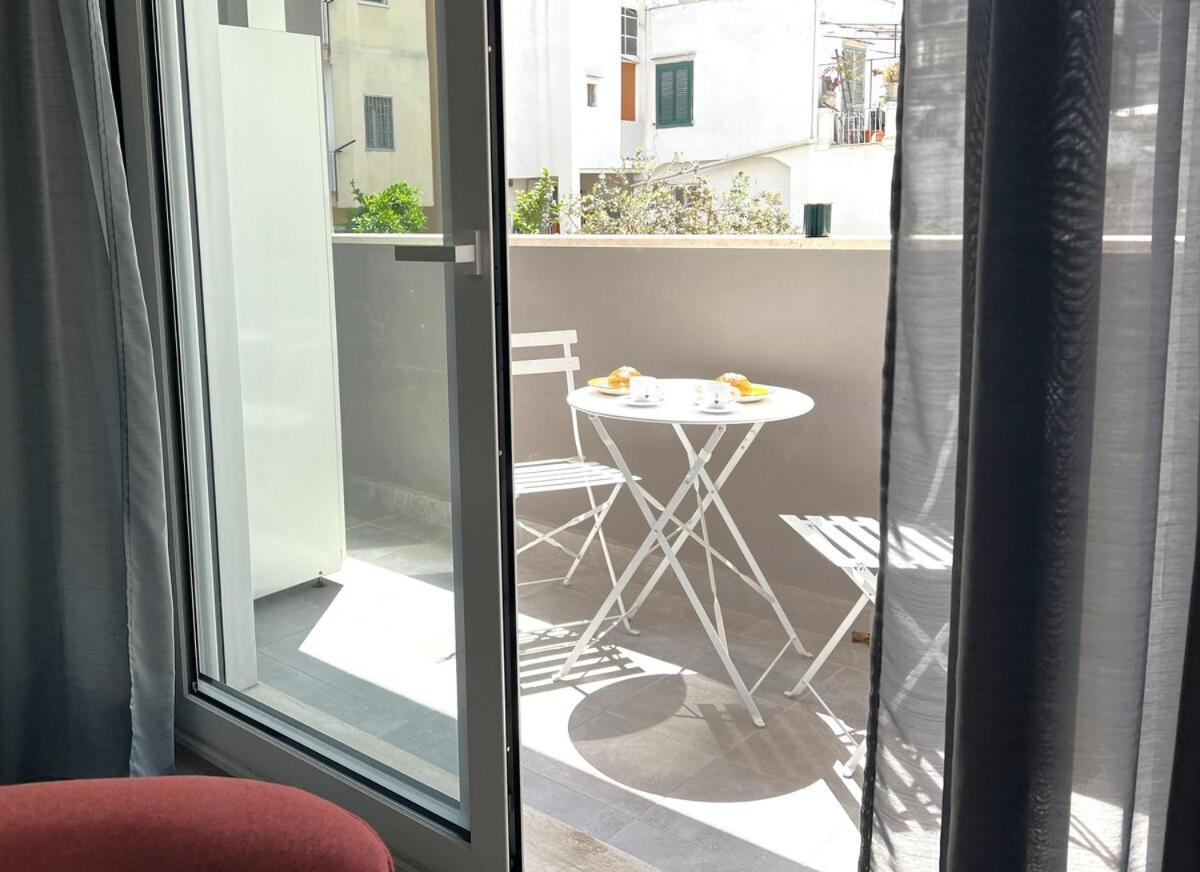 Heliconia Apartment *