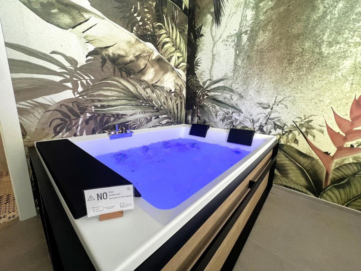 Heliconia Apartment