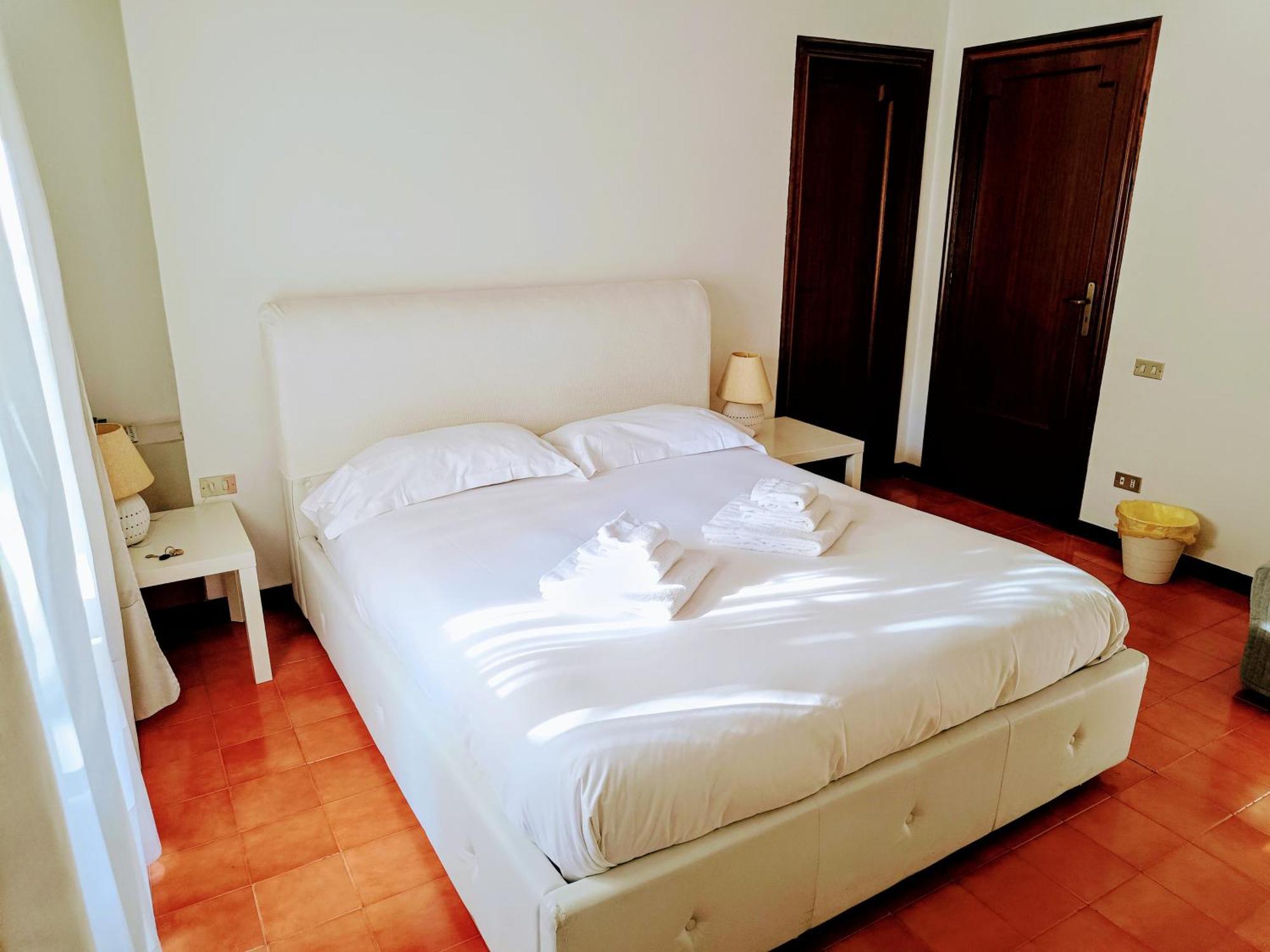 Barone 12 Free Parking Bari