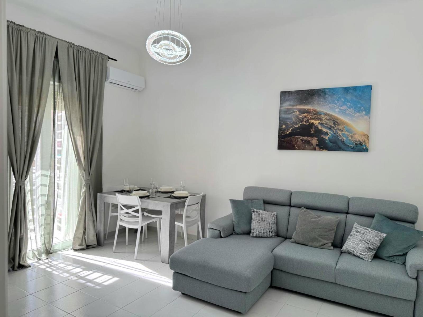 Rihanna&ianis House Apartment
