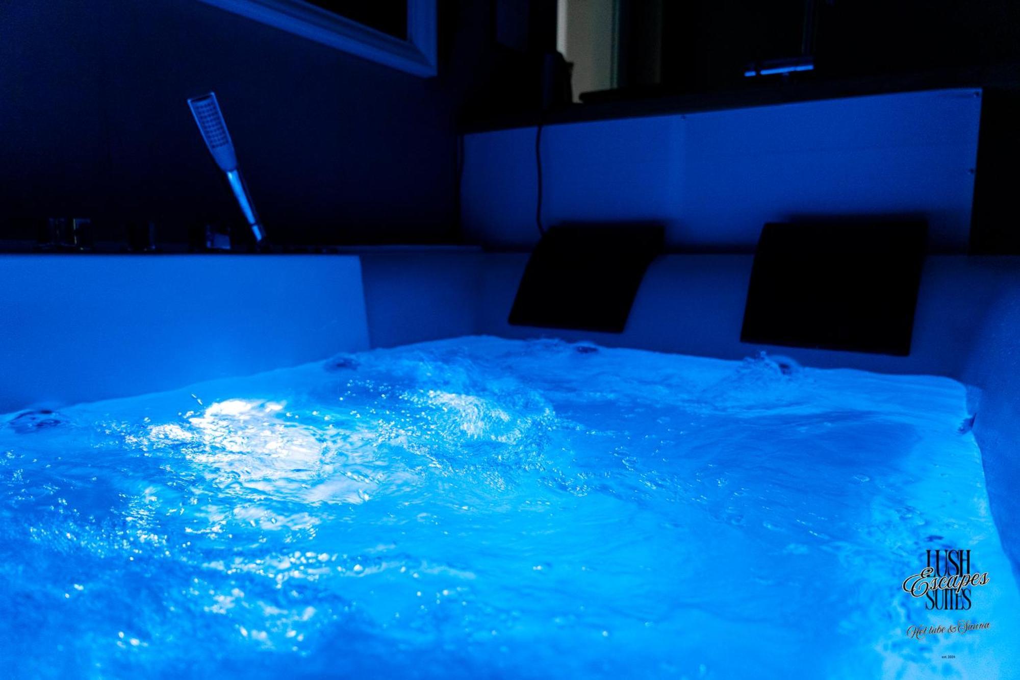 Apartment Lush Escape - Hottube And Sauna *