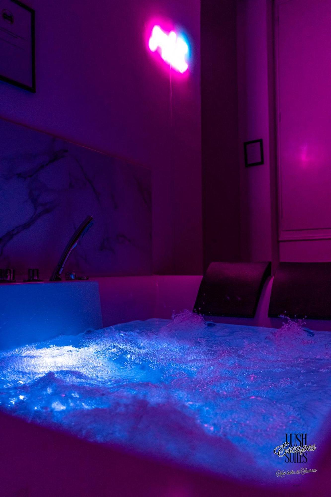 Lush Escape - Hottube And Sauna Apartment