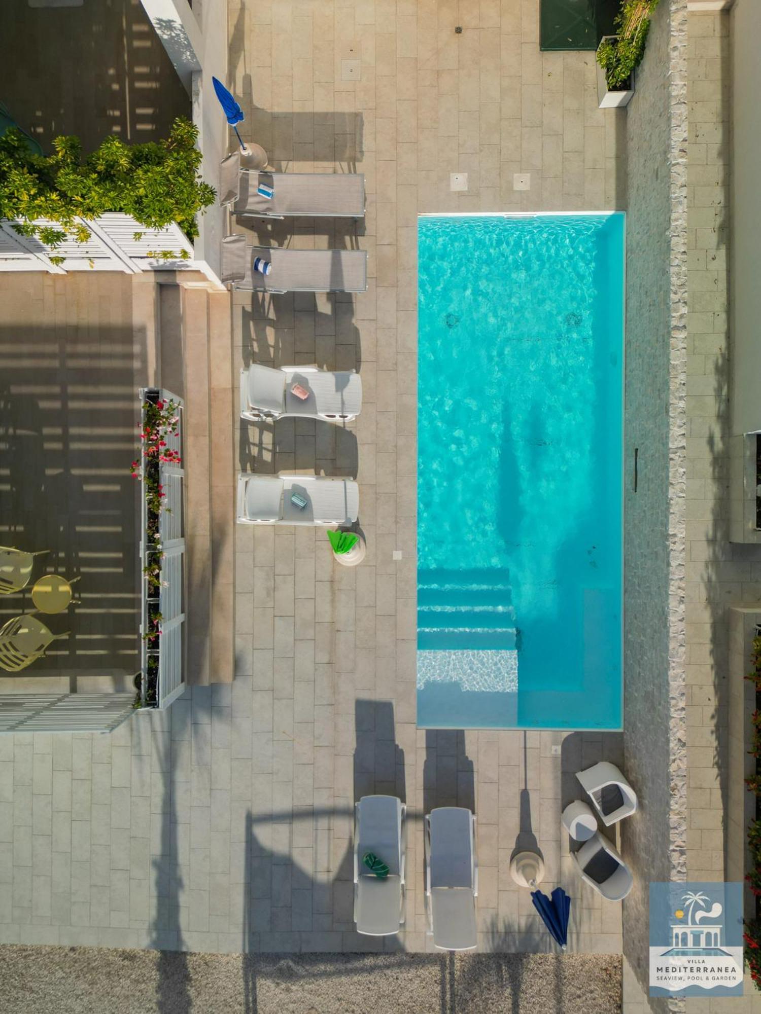 Mediterranea - Seaview, Pool & Garden Apartment