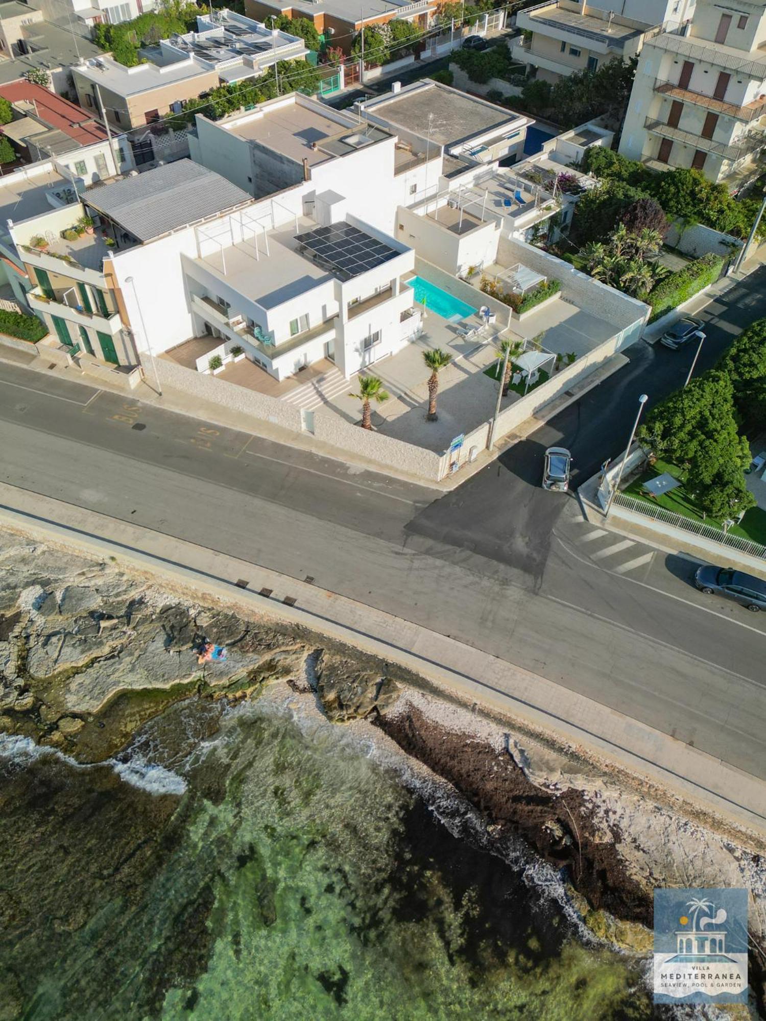 Mediterranea - Seaview, Pool & Garden Apartment
