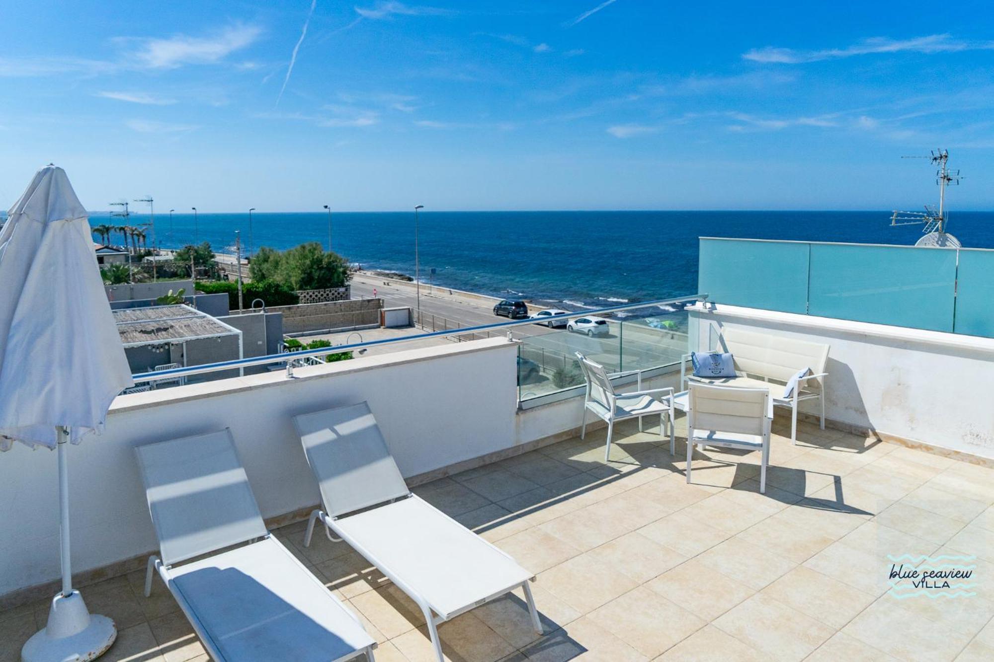 Blue Seaview Apartment