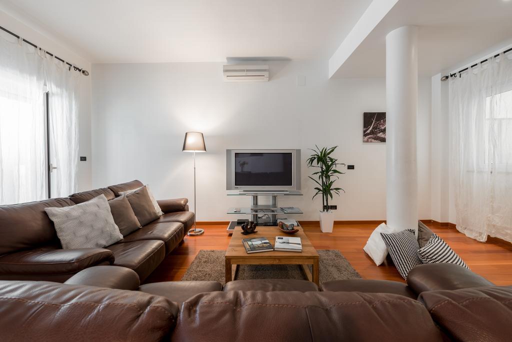 Amendola Apartment *