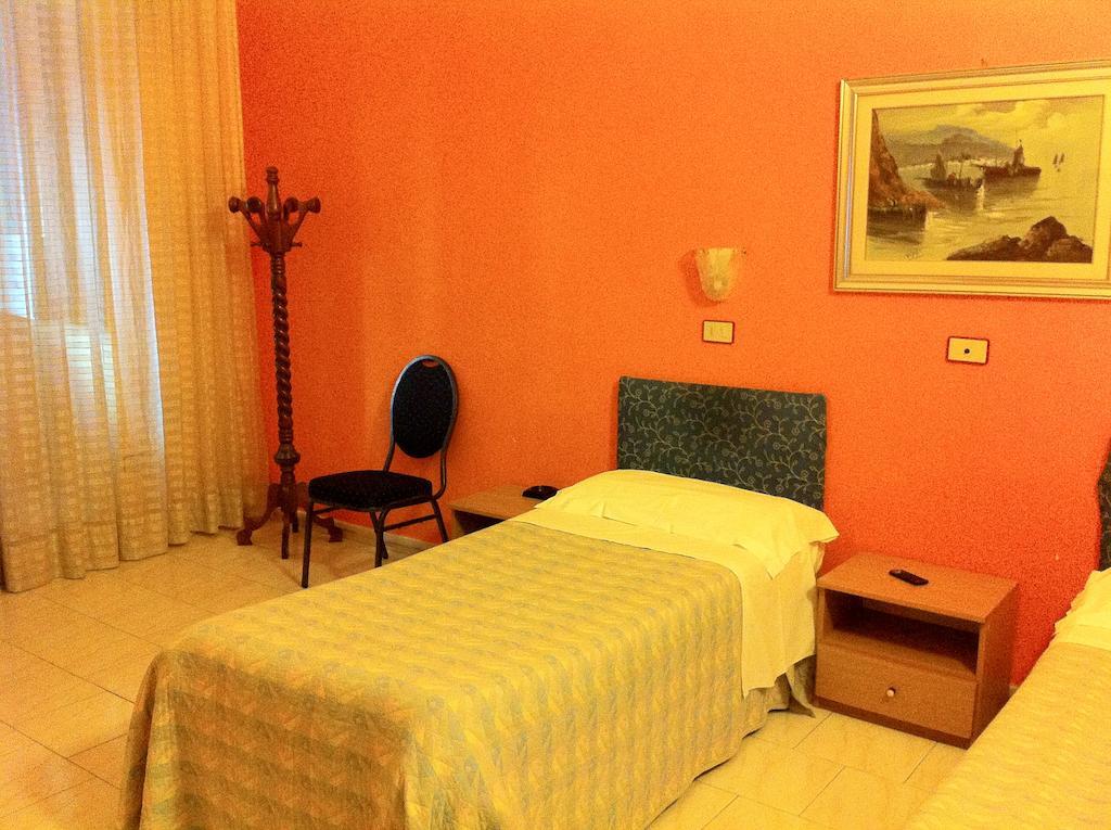 Hotel Romeo 2*