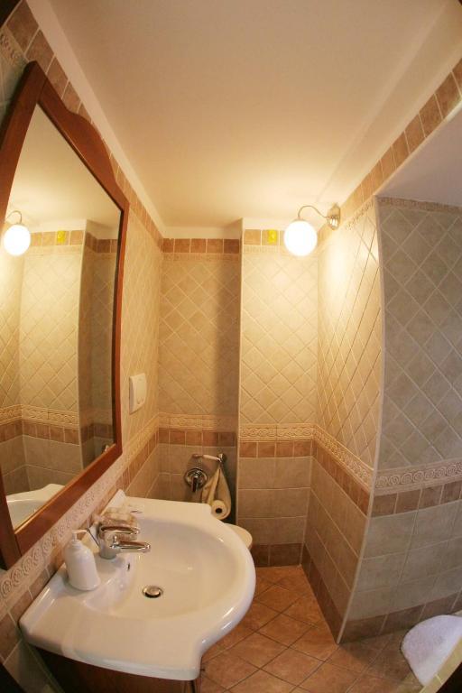Saint Nicholas Plaza 3*