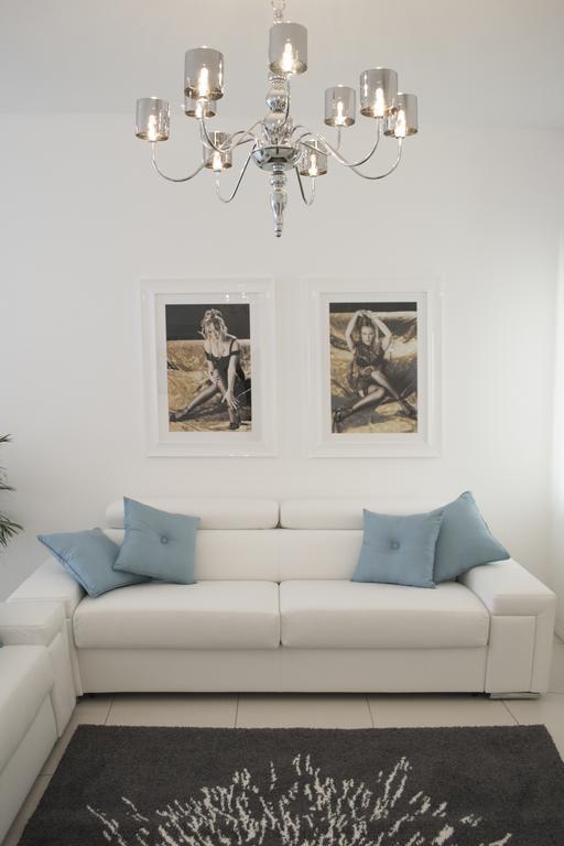 Artist's Apartment *