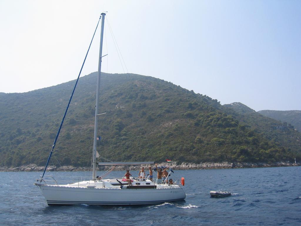 Botel Waypoint Azzurra