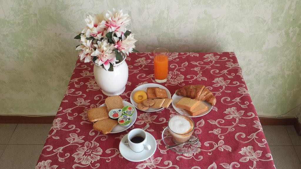 Santa Fara Bed & Breakfast