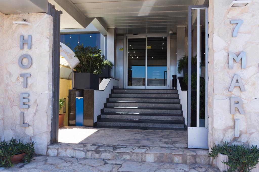 Hotel 7 Mari Bari