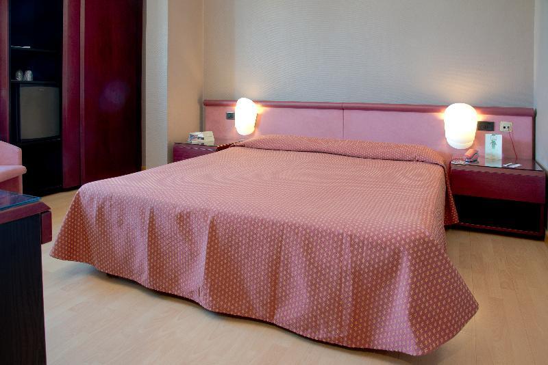 Hotel Boston 4*