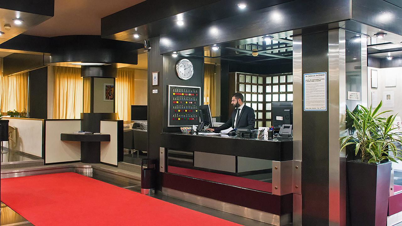 Hotel 7 Mari