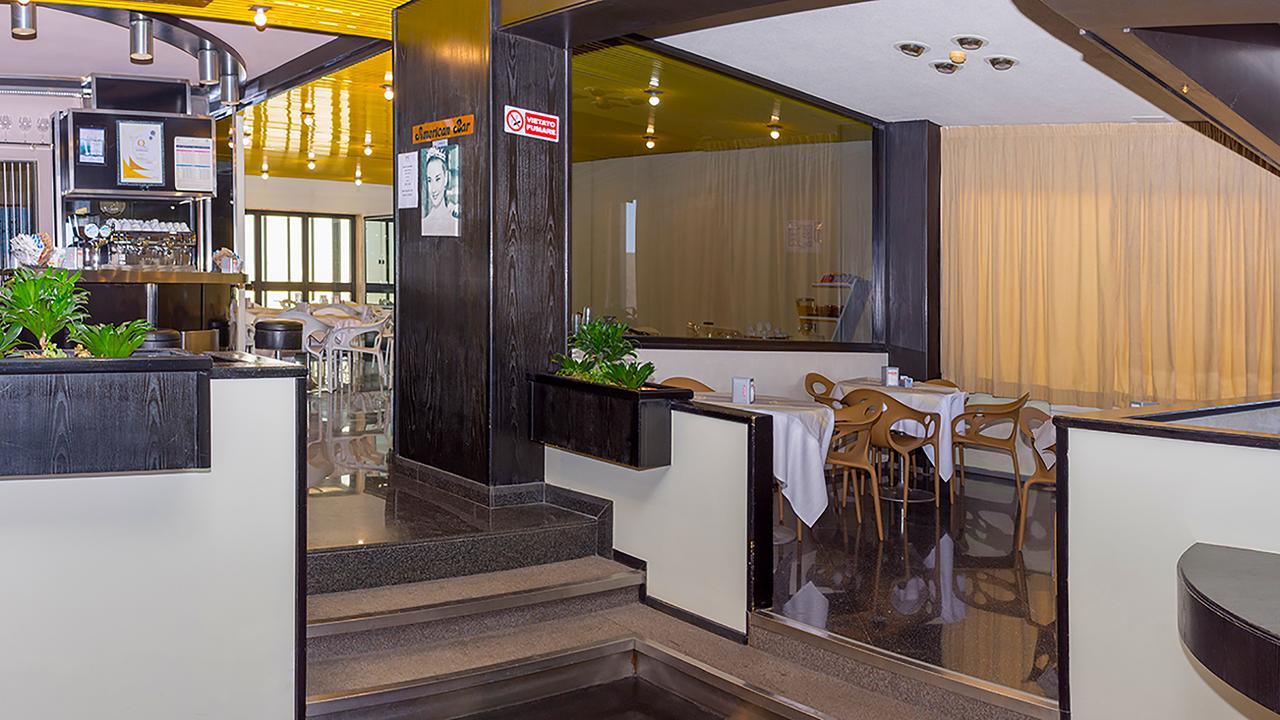 Hotel 7 Mari 3*