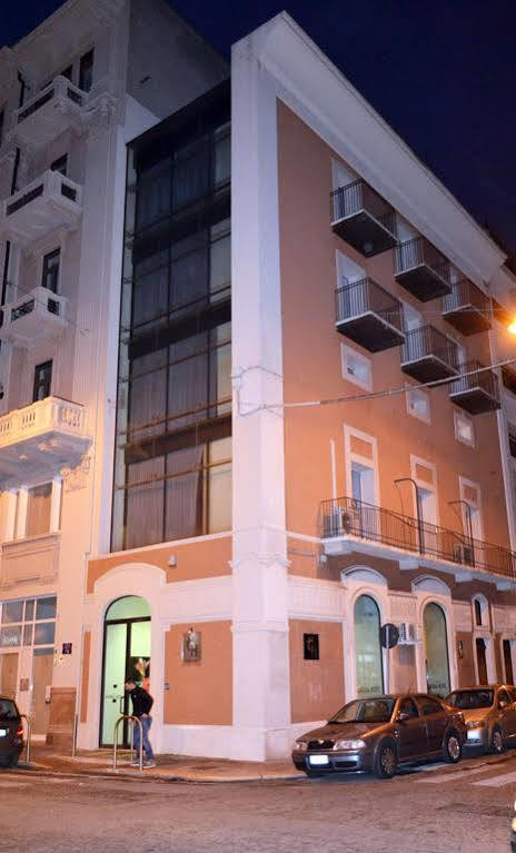 Central Hotel 3*