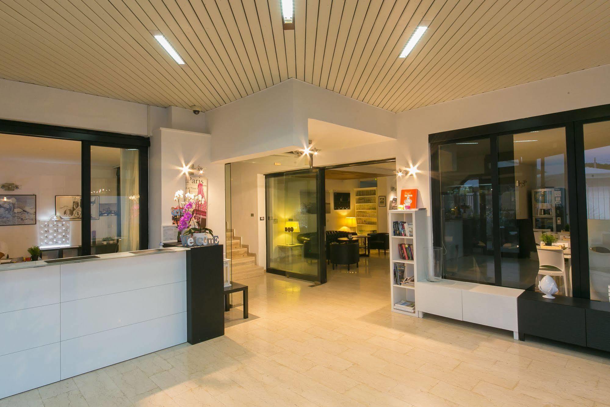 Riviera 3*