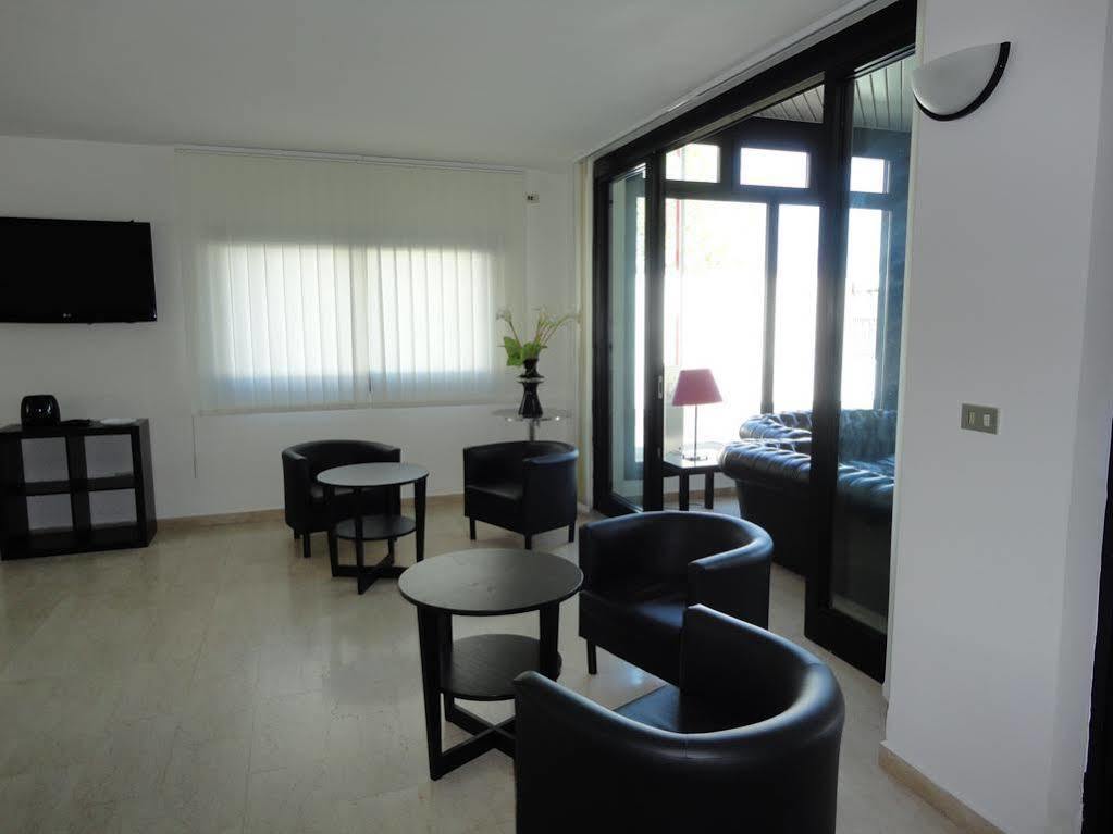 Riviera Hotel