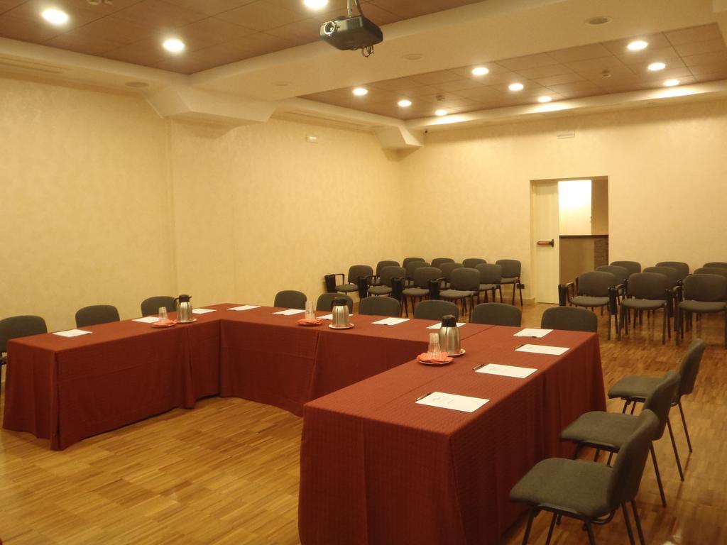 Moderno Hotel 3*