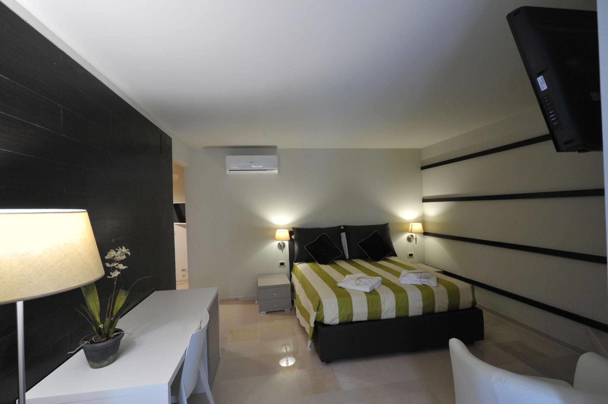 Gatto Bianco House
