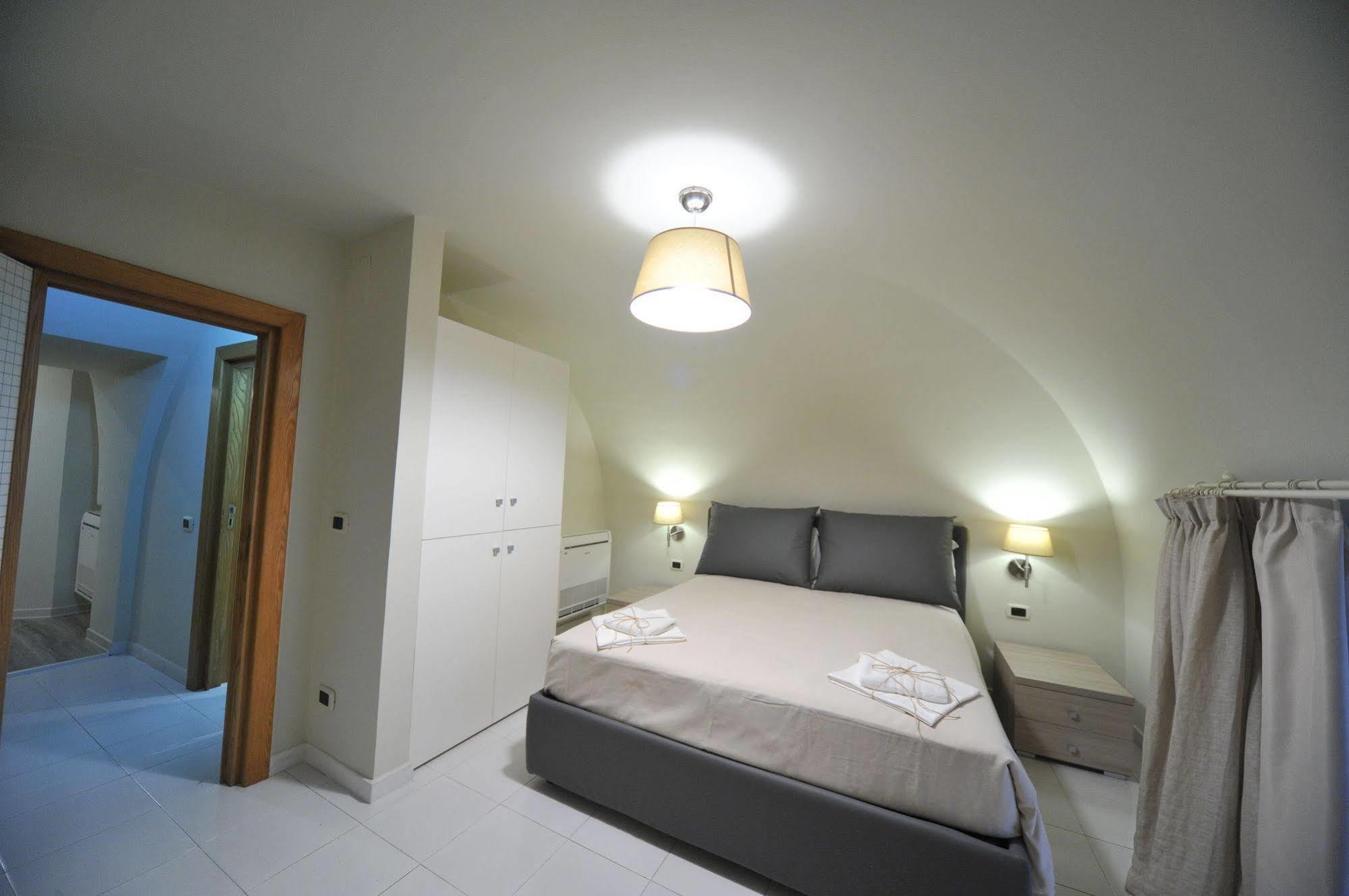 Bed & Breakfast Gatto Bianco House Bari