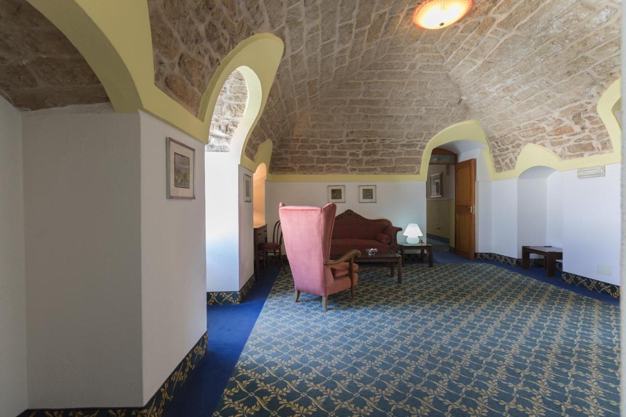 Hotel Masseria Sant'anna 4*