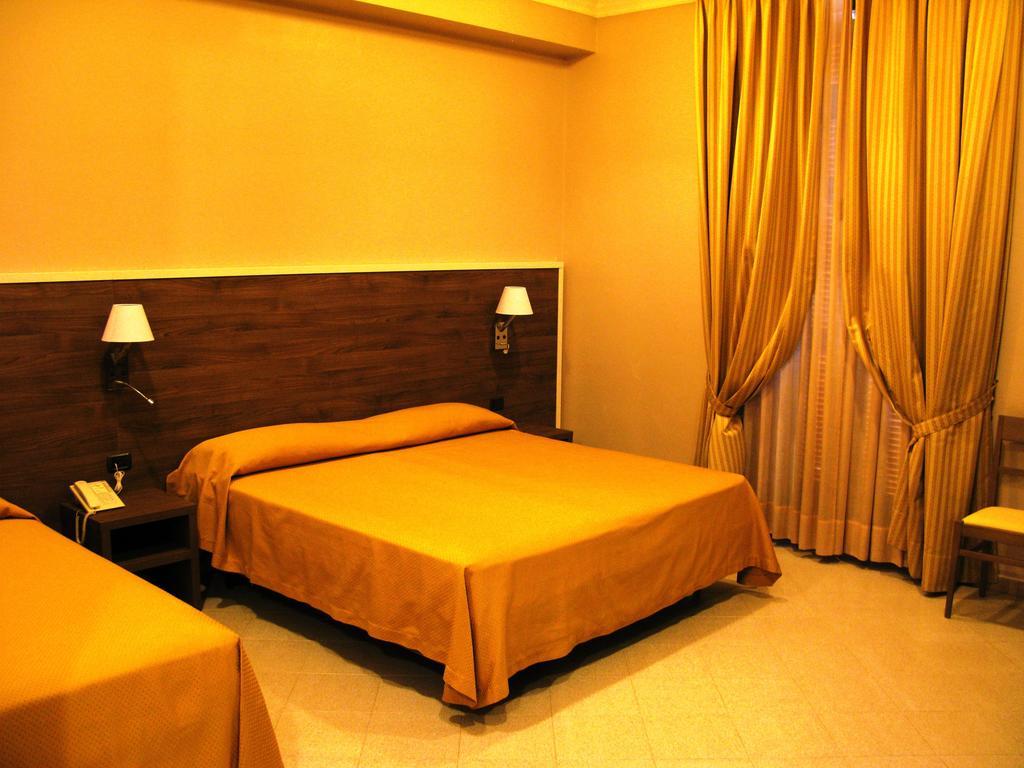 Moderno Hotel 3*