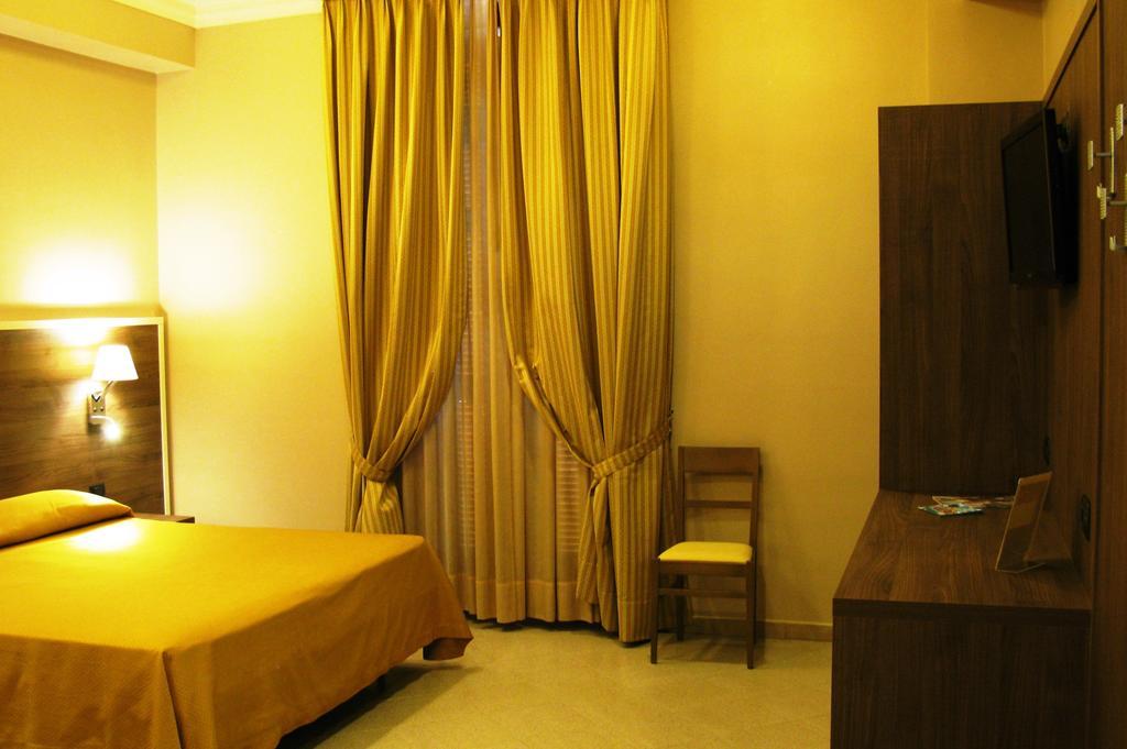 Moderno Hotel 3*