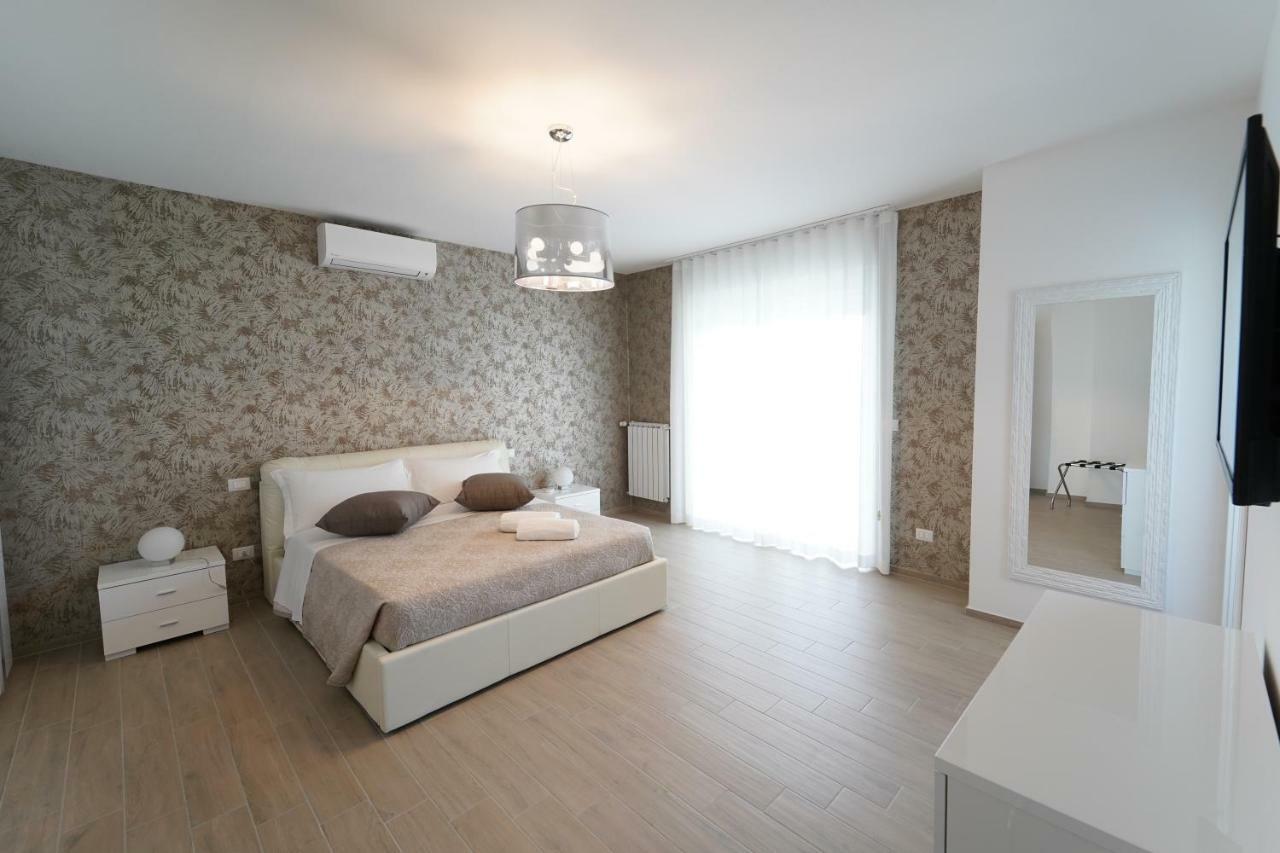 Wojtyla Airport Bed & Breakfast *