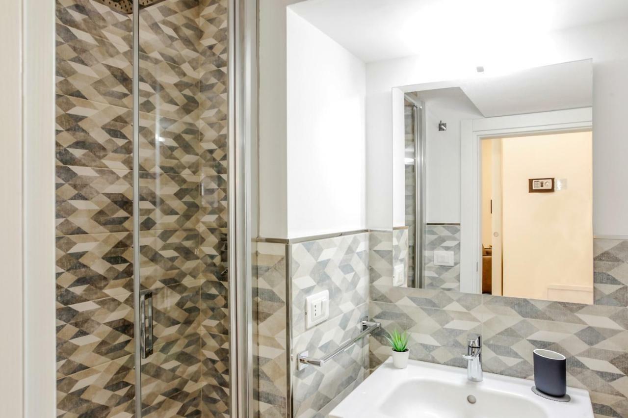 Railway Station Apartment *