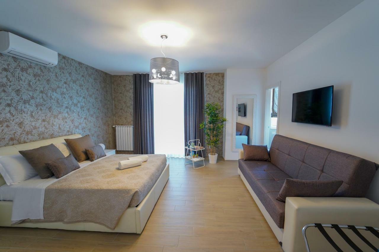 Wojtyla Airport Bed & Breakfast *