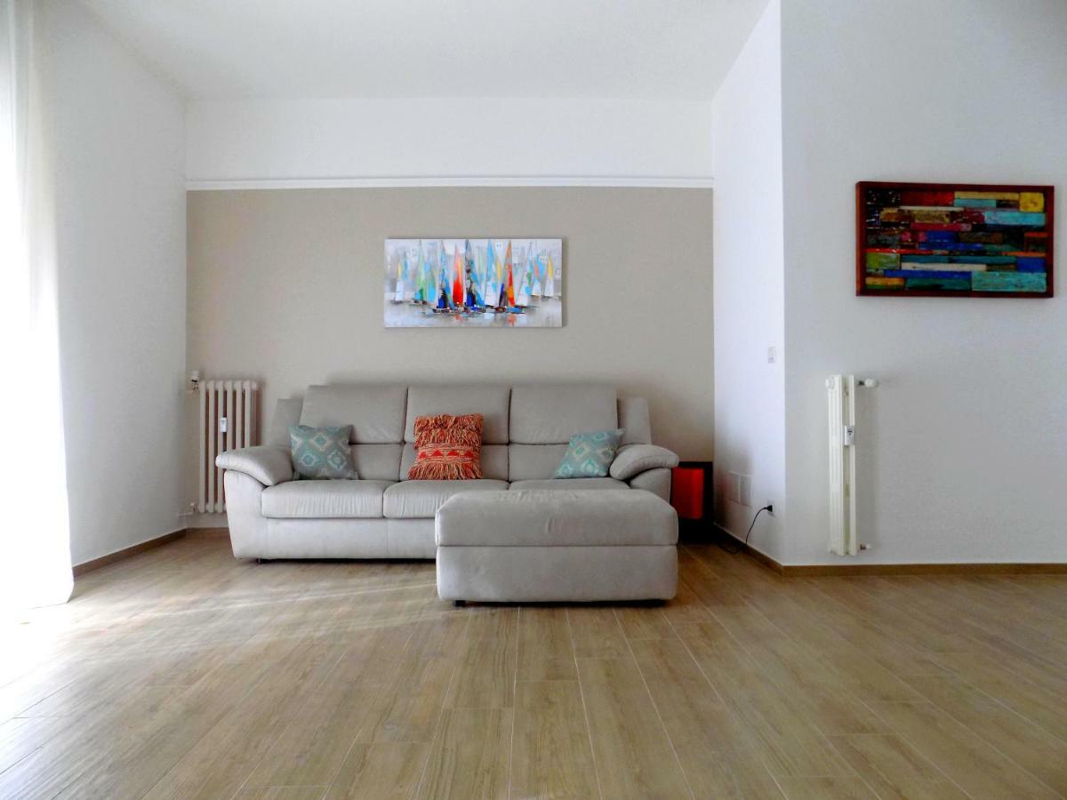 Apartment 77