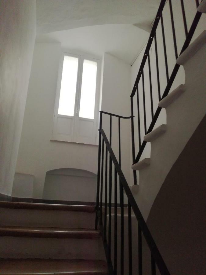 Cairoli 79 * Bari