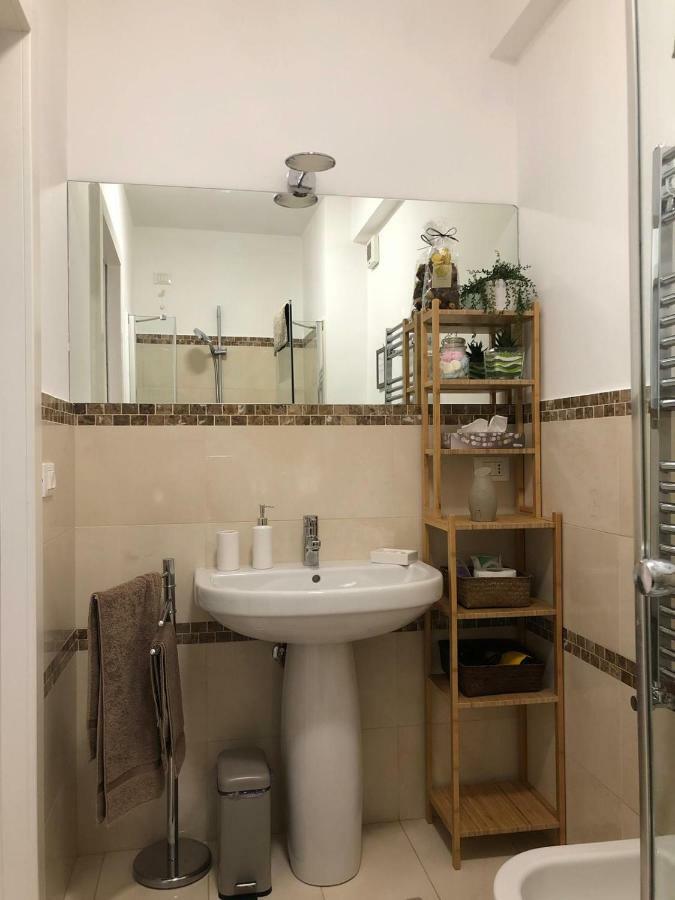 Apartment 999 *