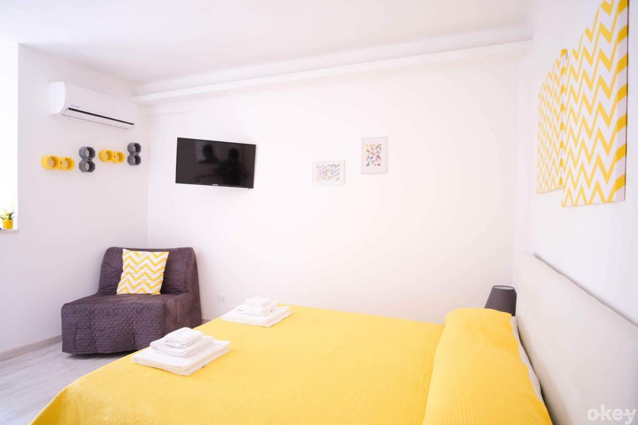 Charme & Chic - Centro Apartment *