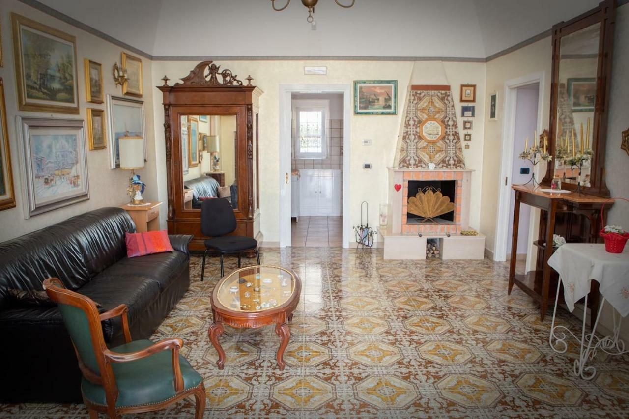 Anna Villa Bari