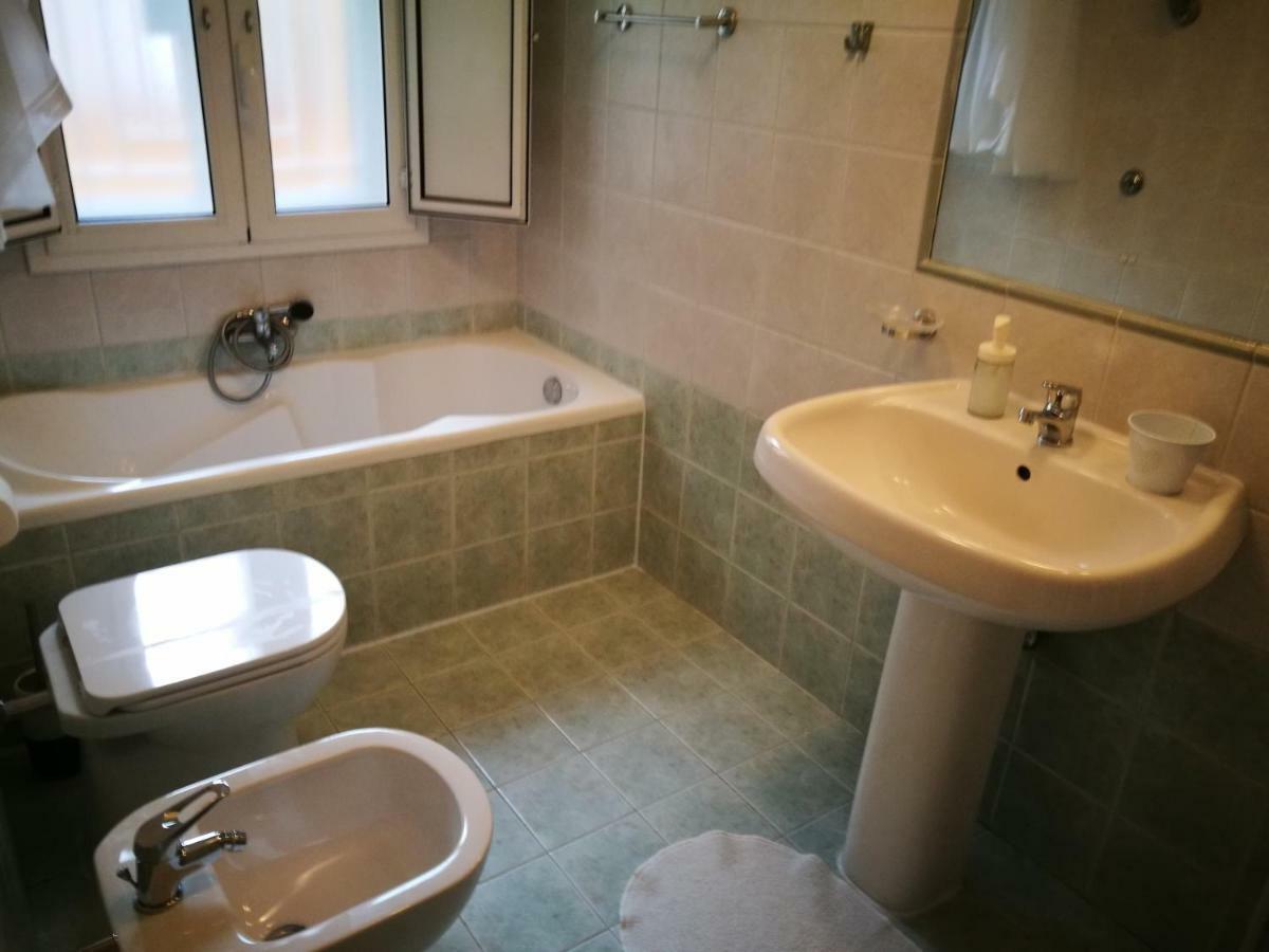 Simply House In 2 Apartament *