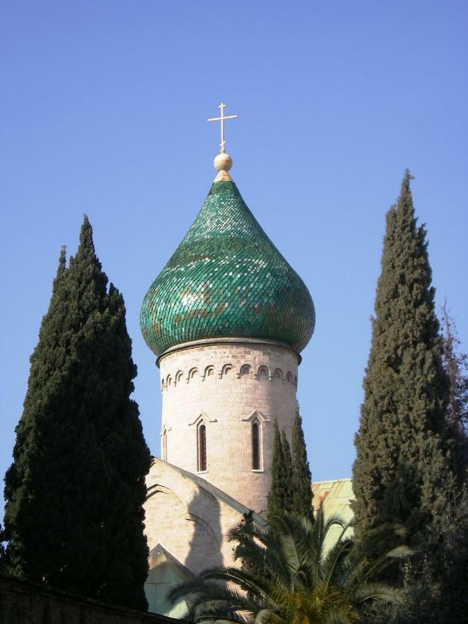 1964 * Bari