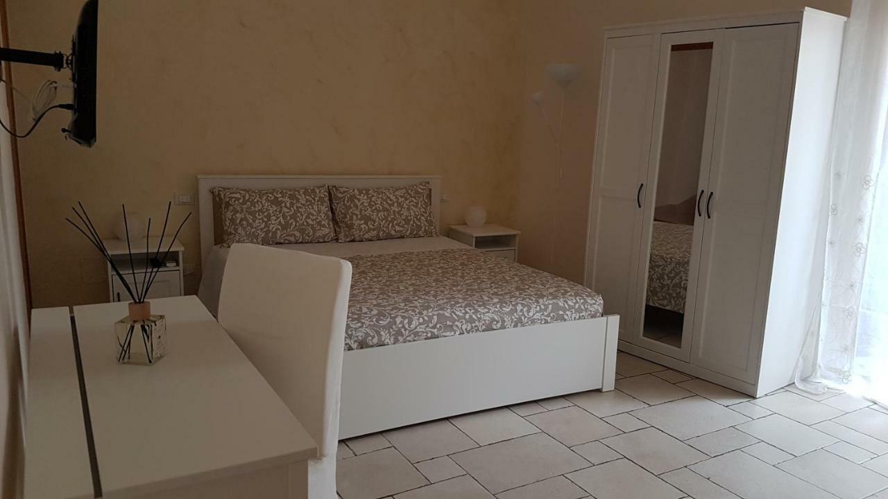 Larosablubarivecchia Apartment