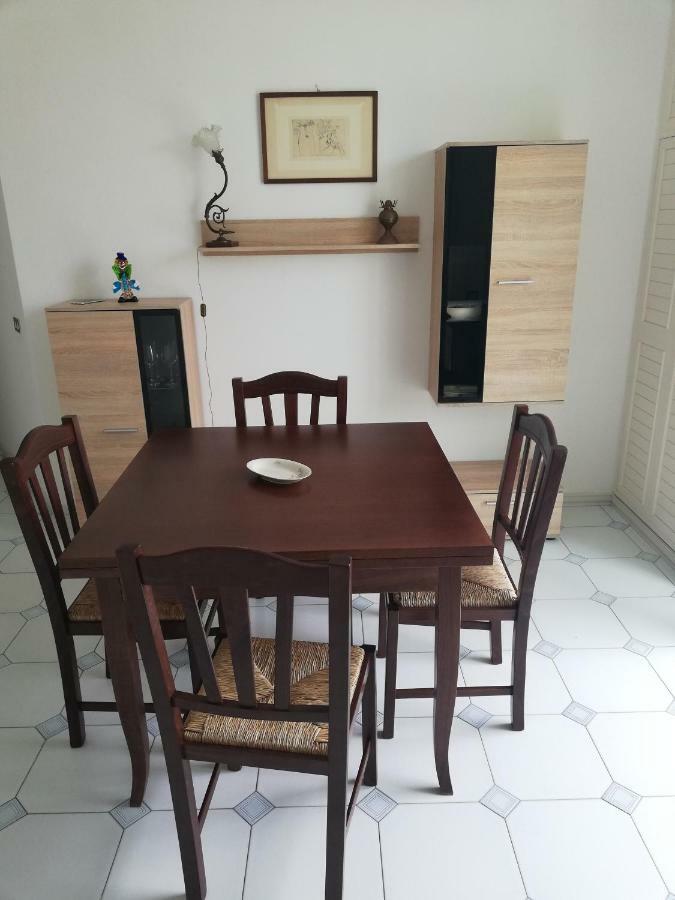 Parisi Acomodação com café da manhã  *