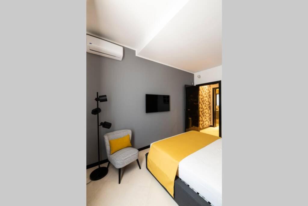 Apartment Laus App.2 - Art & Design Nel Cuore Di - Via Dante Alighieri *