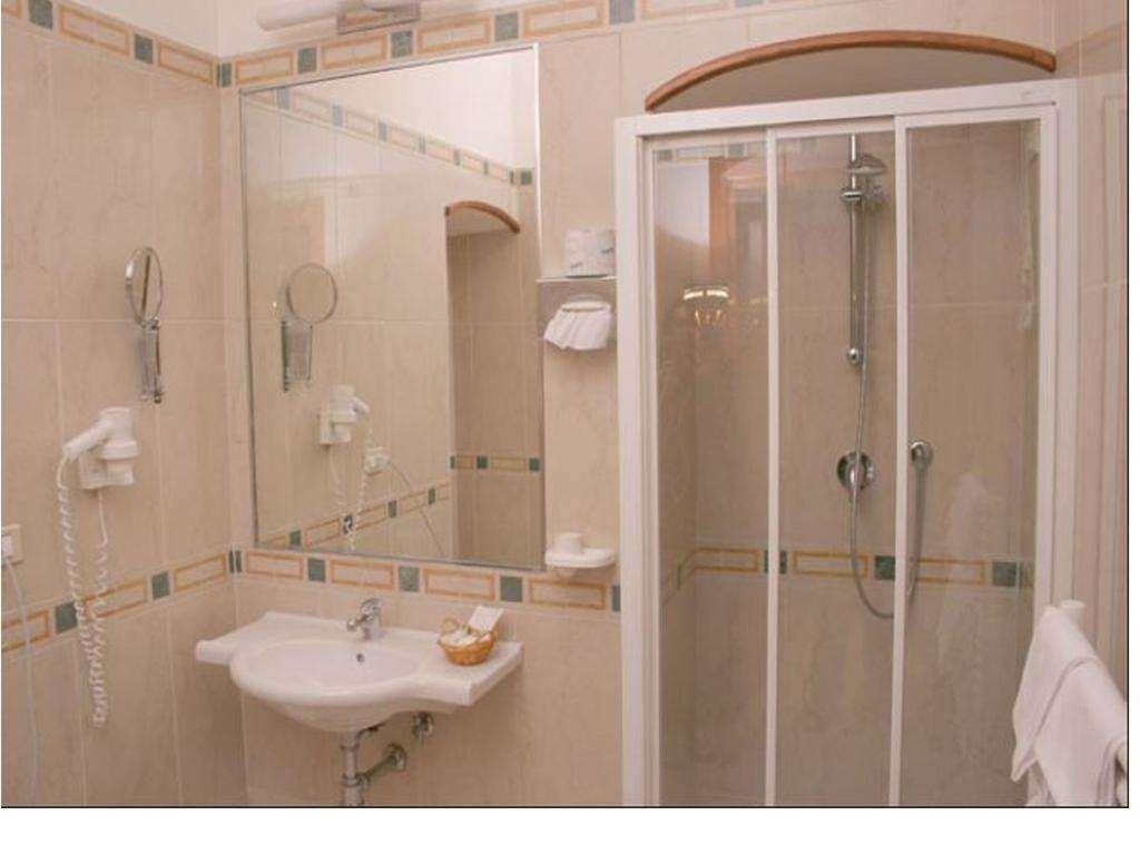 Hotel Adria 3*